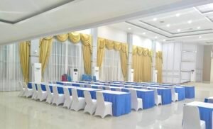 sewa meja kotak