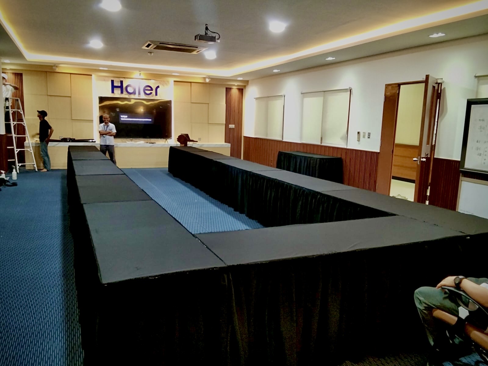 Sewa Meja IBM - Gambar 2